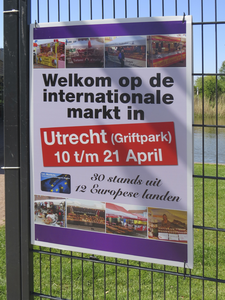 906915 Afbeelding van het affiche voor de internationale markt in het Griftpark te Utrecht, van 10 t/m 21 april 2014, ...